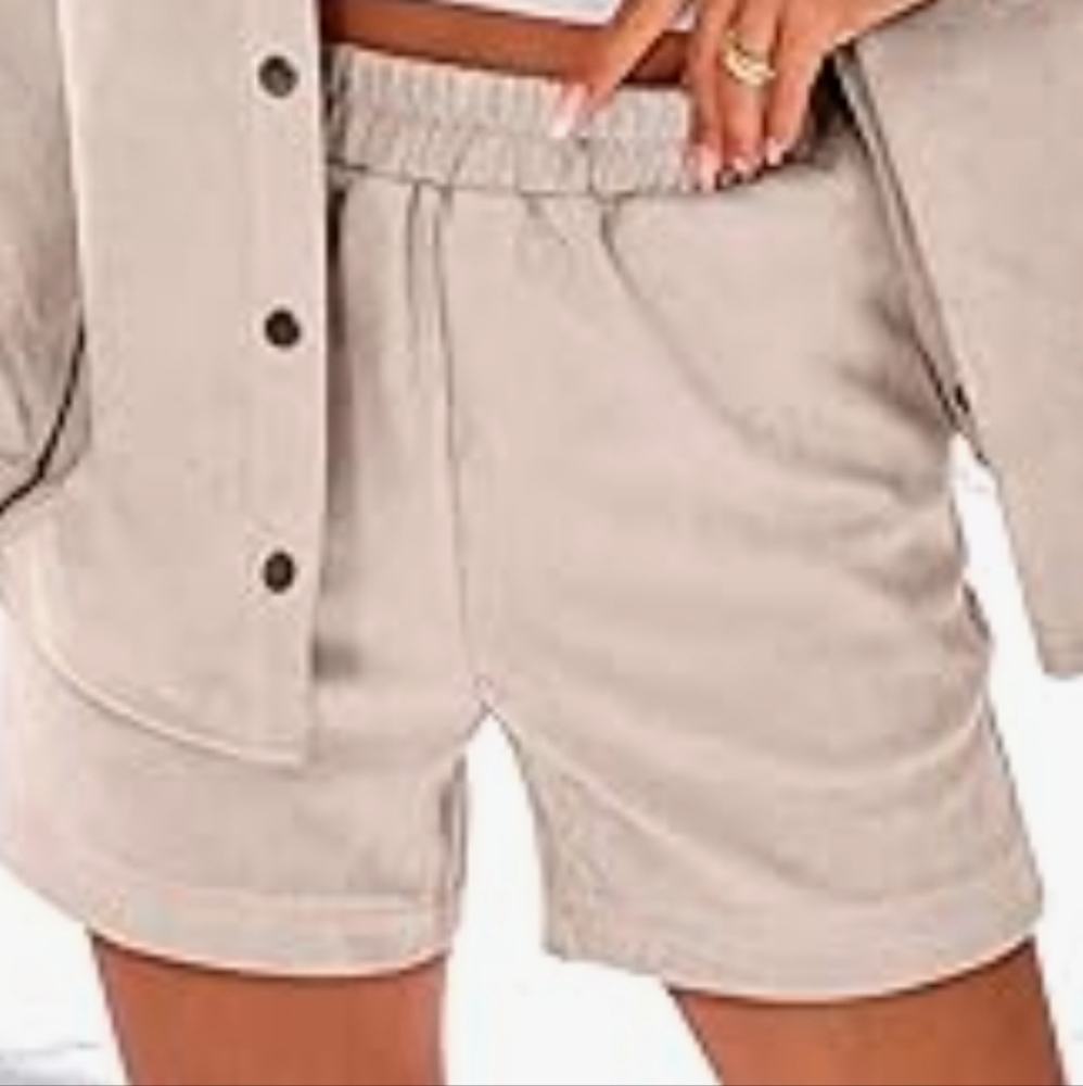 Womens shorts ,Size M